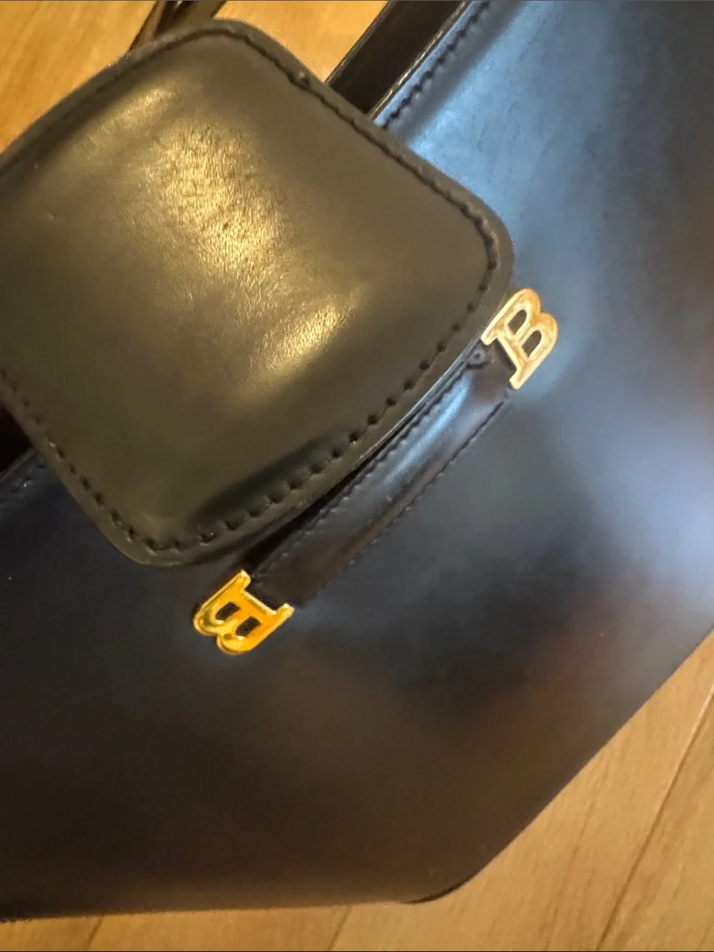 Bally all  Leather Vintage Shoulder Bag dark navy/ black gold. Unused